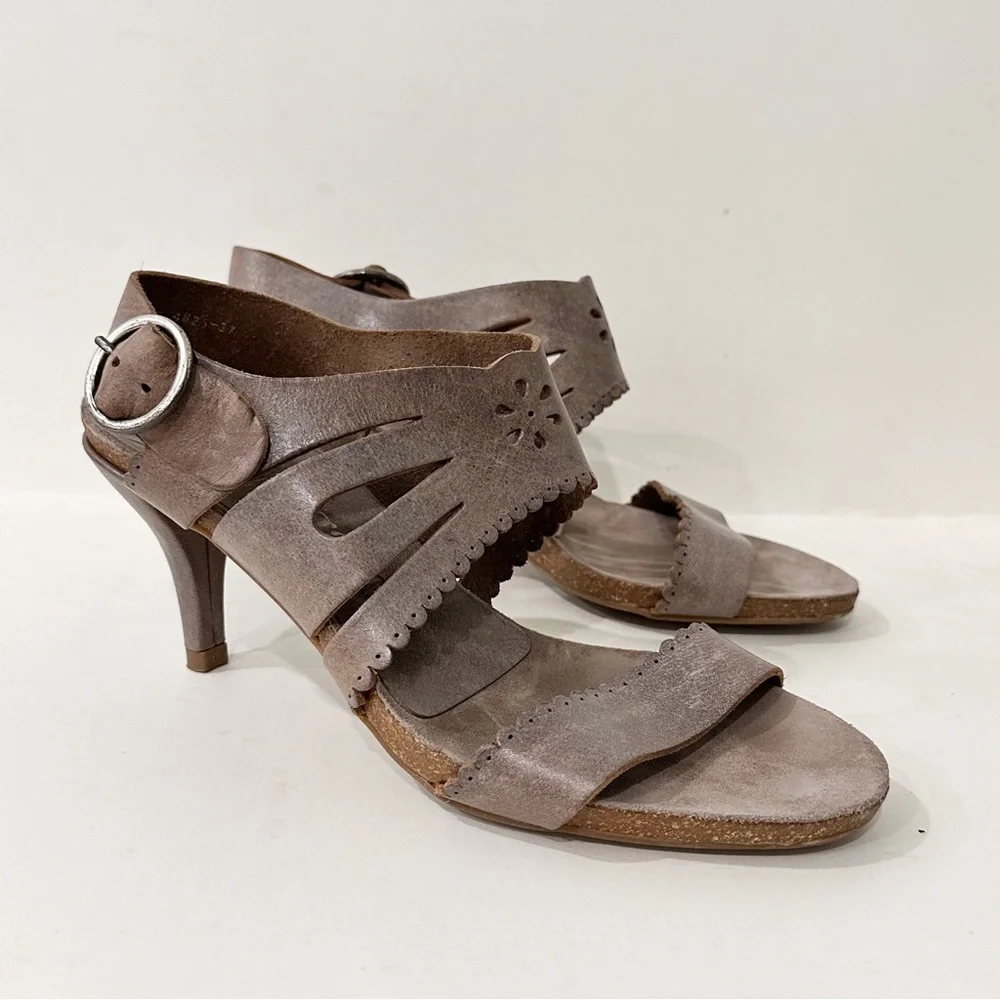 Pendro Garcia Buckle Strap Heels Leather Sandals - Picture 1 of 7